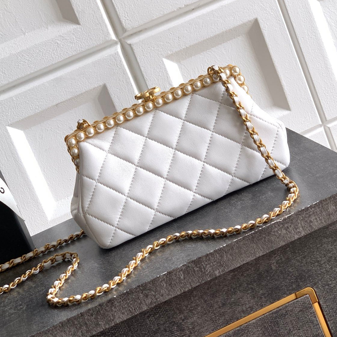 Chanel 2026 Pearl Clutch White Gold Lambskin 321881