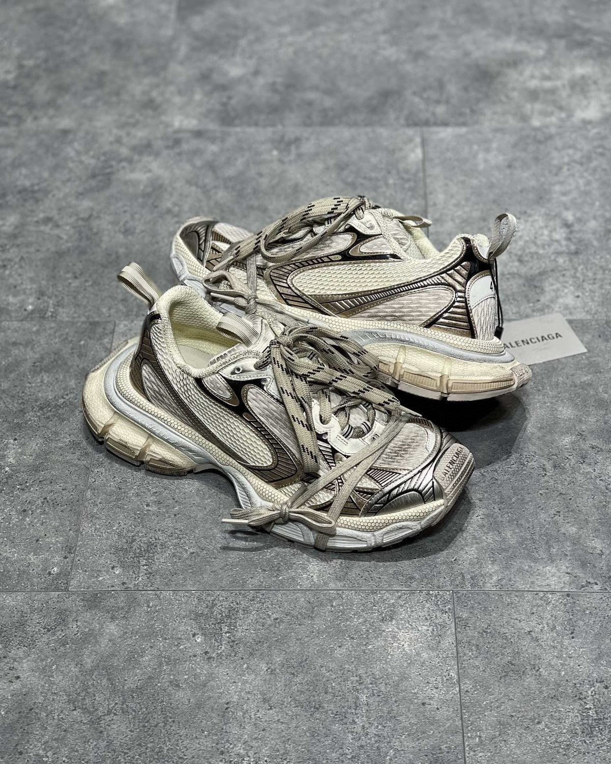 Sneakers & Shoes