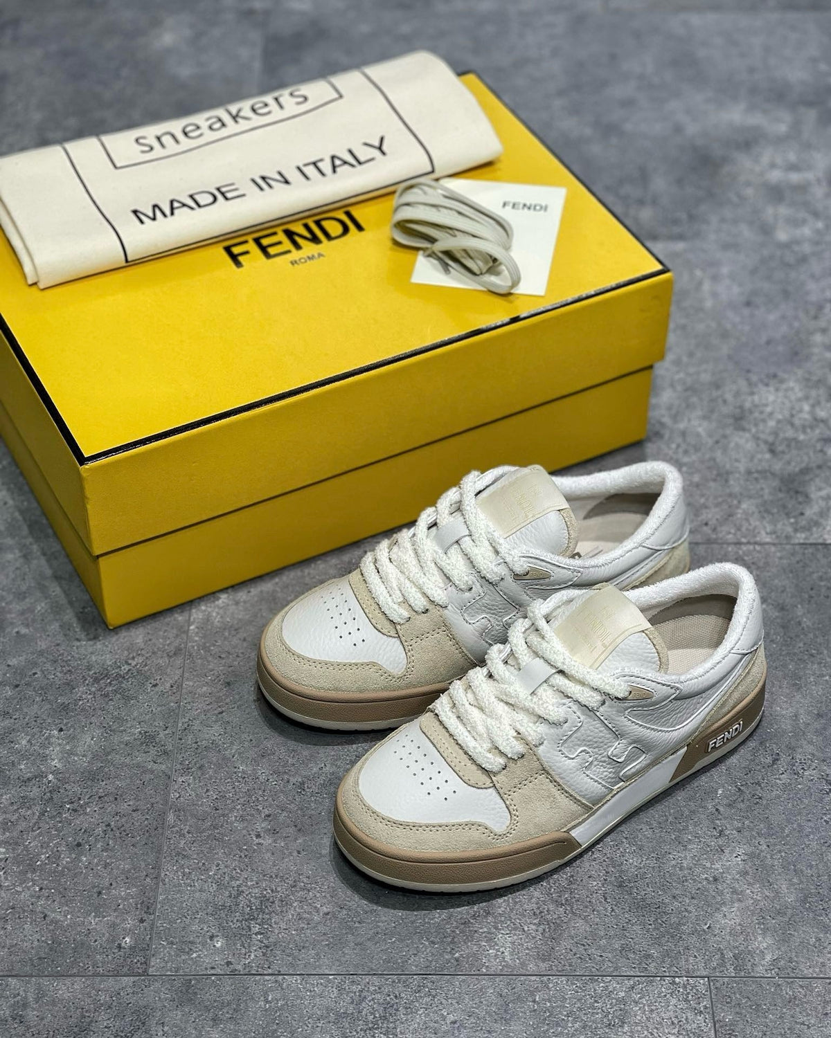 FEN Sneakers