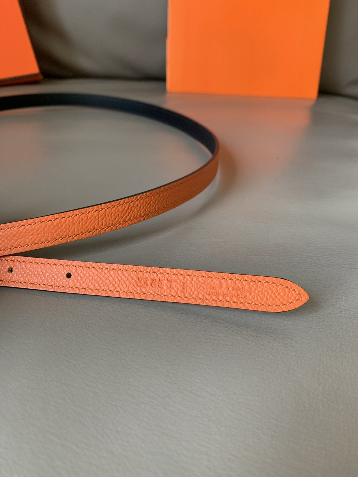 FOCUS BELT GOLD BUCKLE ORANGE AND BLACK REVERSIBLE LEATHER 1.3CM.
