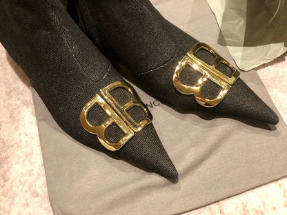 POINTED-TOE KITTEN HEEL 45 MM ANKLE BOOTS IN BLACK DENIM