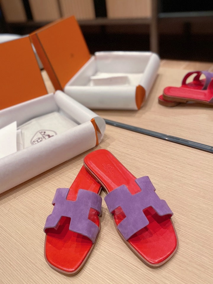 0RAN SANDALS IN VIOLET PURPLE SUEDE AND CHERRY RED CALFSKIN