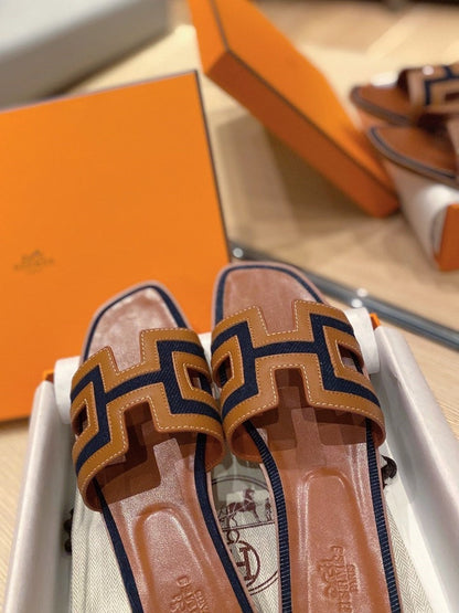 0RAN SANDALS IN BRONZE BROWN CALFSKIN AND BLACK CANVAS
