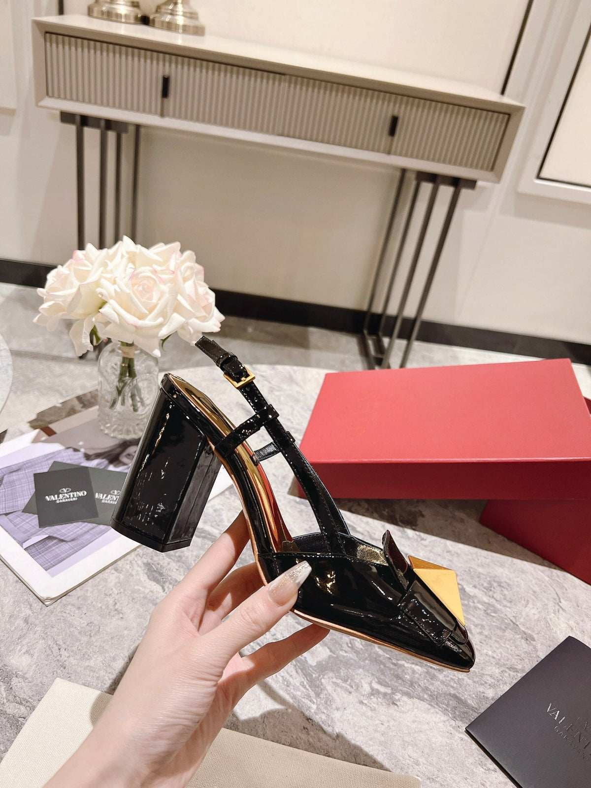 ONE STUD BLACK PATENT LEATHER LACE-UP HIGH HEELS 85 MM