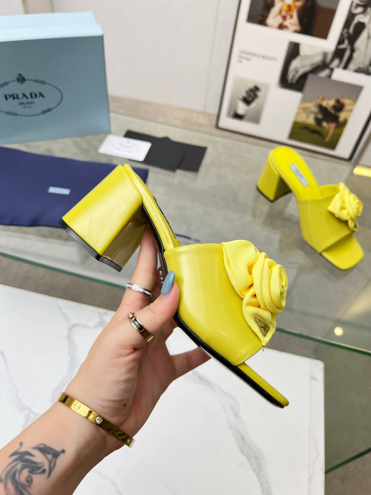 PRA FLOWER BLOCK HEELS 75 LEMON CALFSKIN