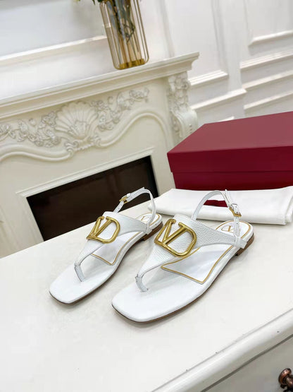 THONG SANDALS IN WHITE CALFSKIN WITH GOLD LOGO