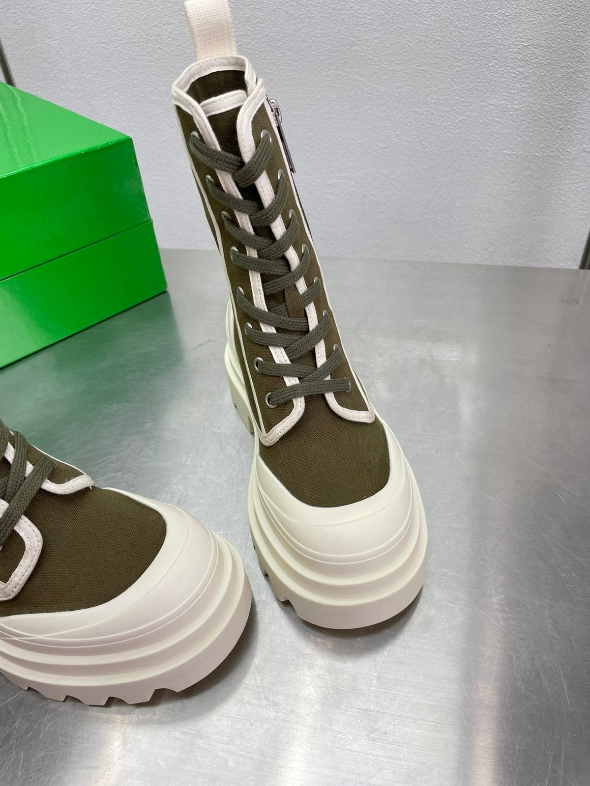 RIBBON BOMBER LACE-UP BOOTS IN OLIVE GREEN MIX WHITE CANVAS