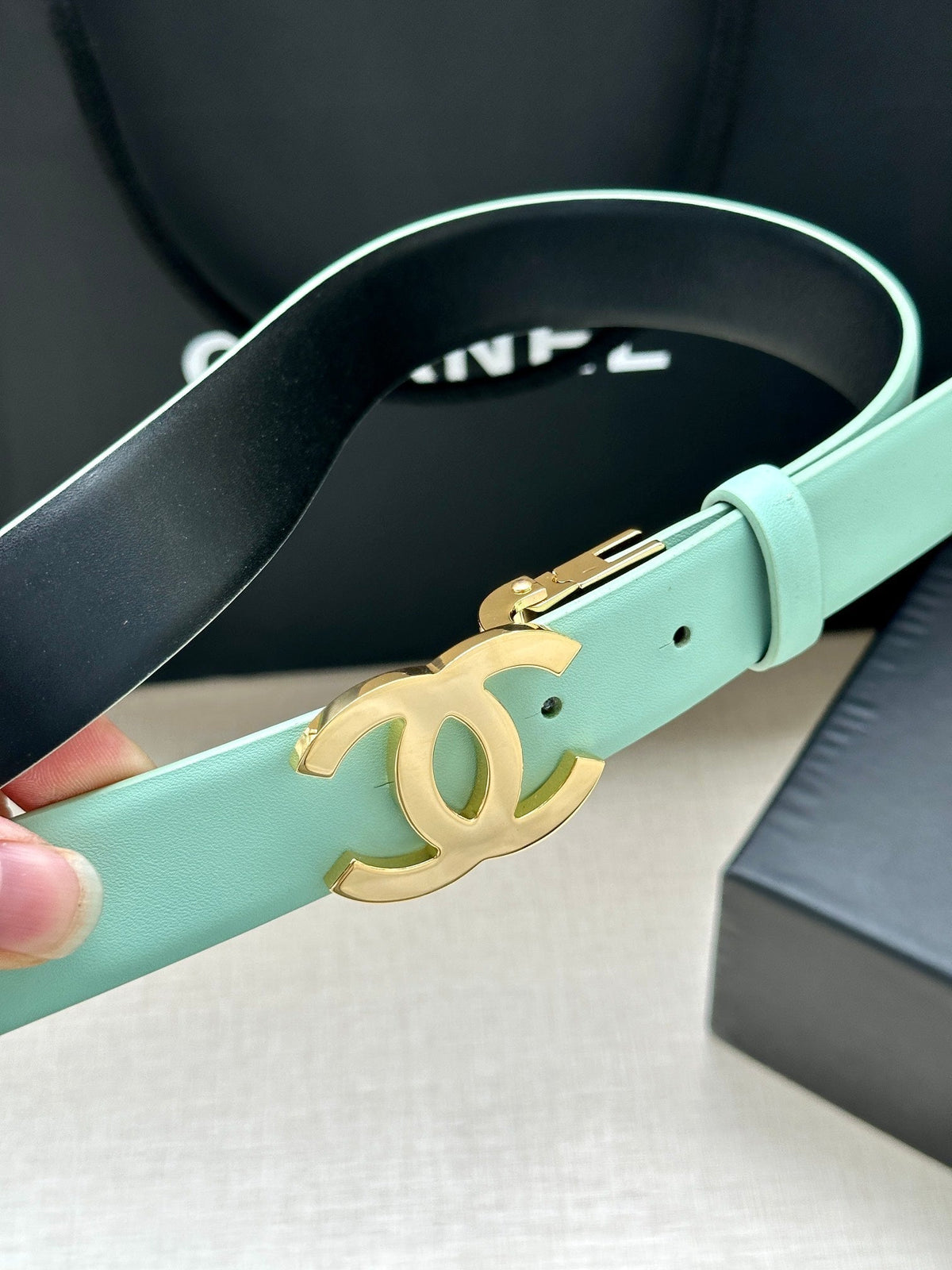 CC 30MM BELT IN GREEN MINT AND BLACK CALFSKIN WITH GOLD HARDWARE