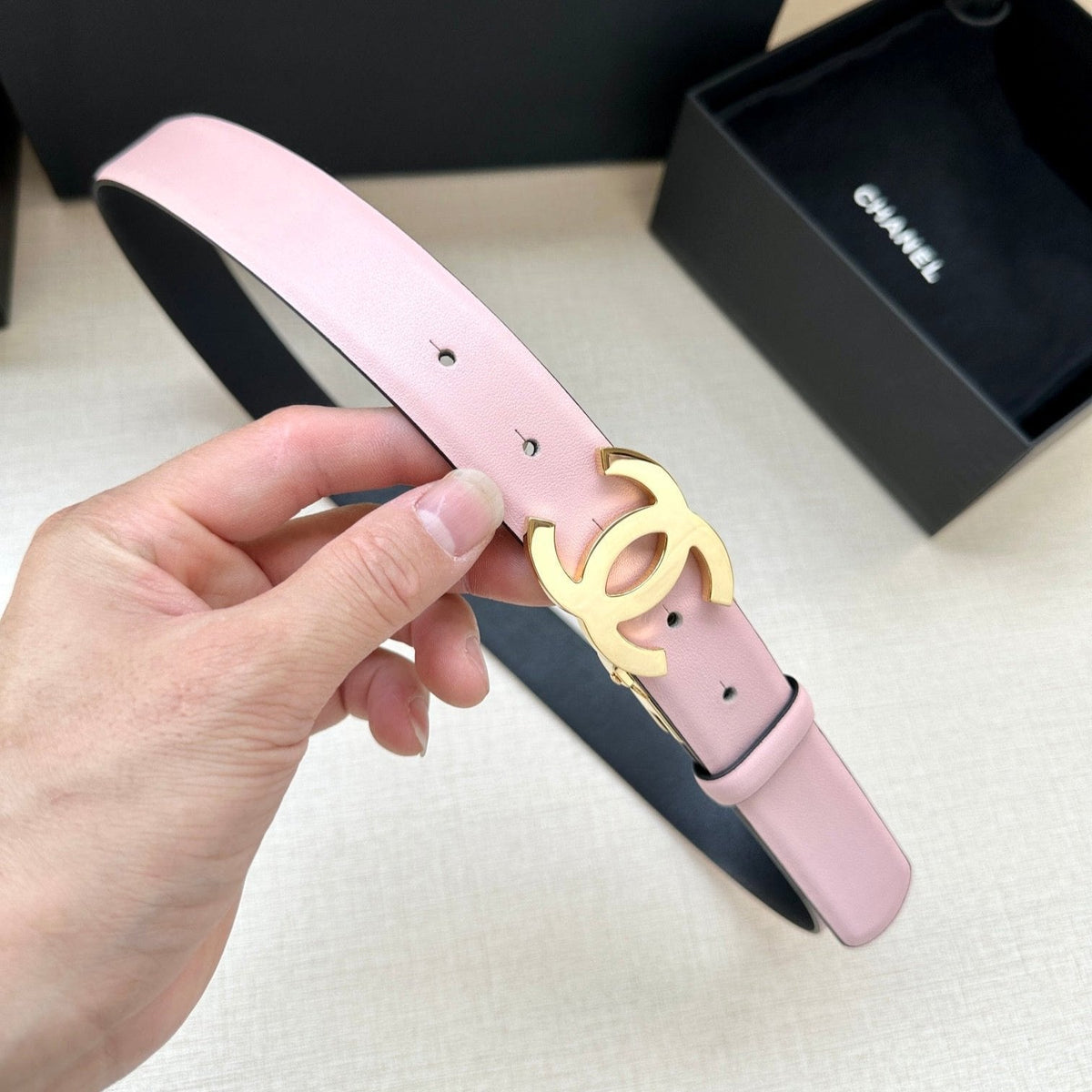 CC 30MM BELT IN LIGHT PINK AND BLACK CALFSKIN WITH GOLD HARDWARE