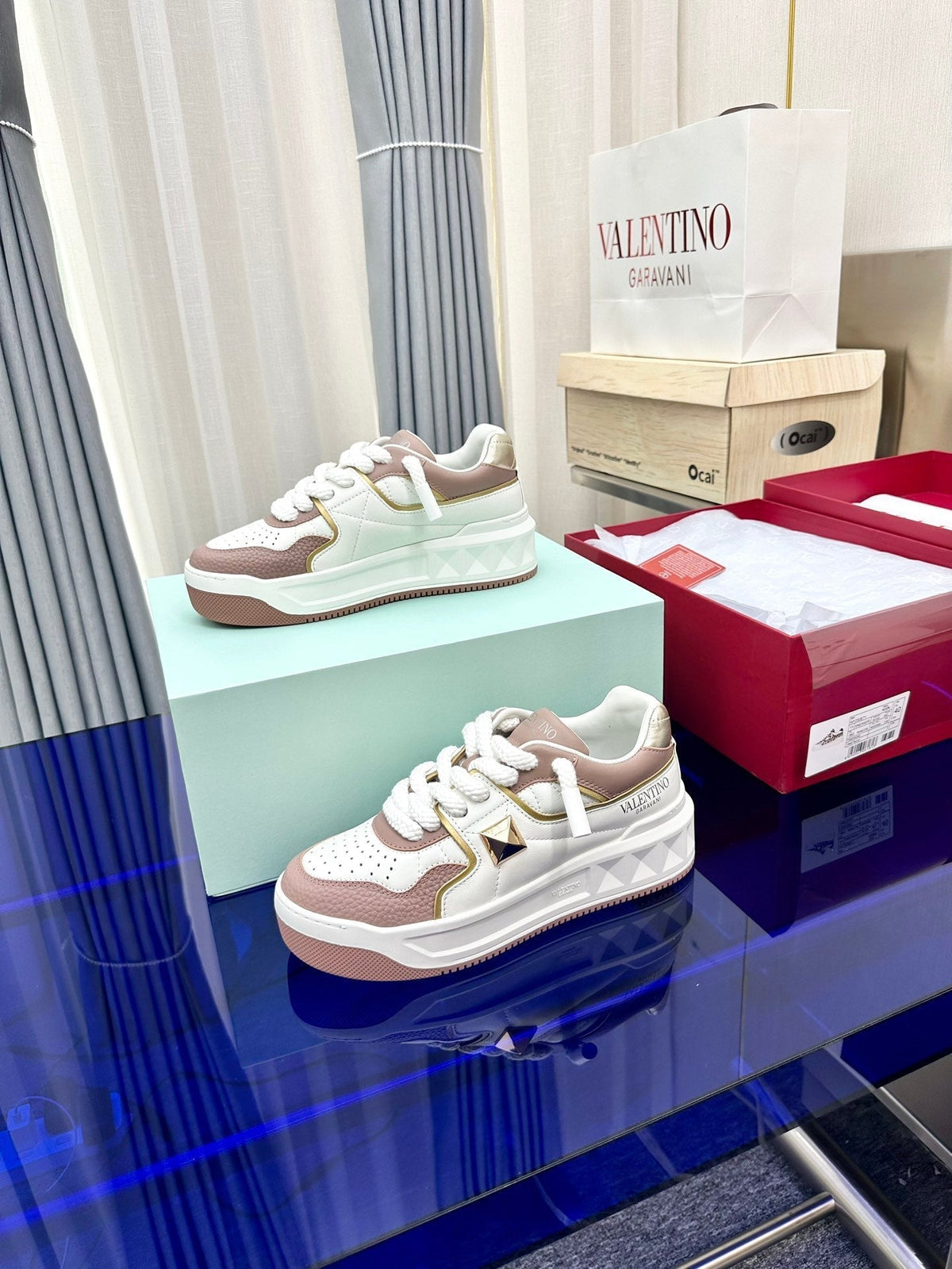 One Stud Garavani Rose Cannelle White One Stud XL Sneakers