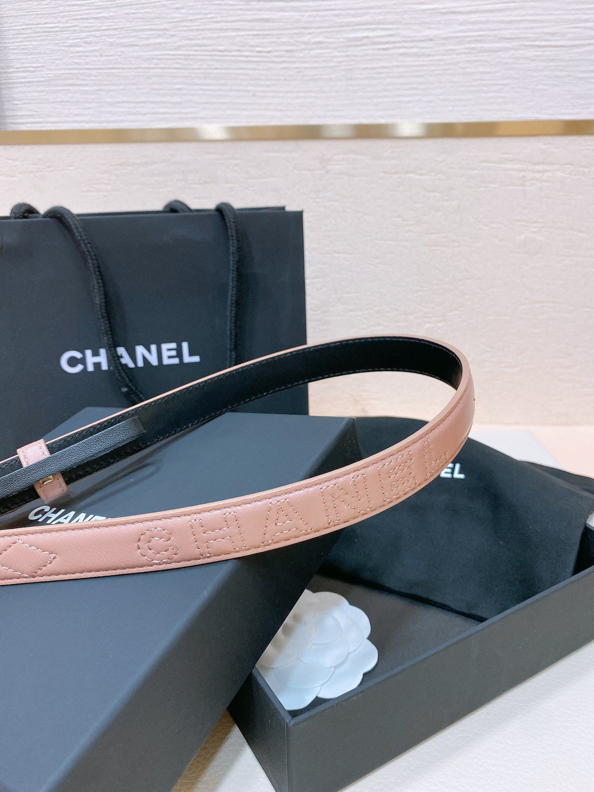CC BELT 20MM IN PEACHY PINK EMBROIDERED CALFSKIN GOLD HARDWARE ATTACH PEARLS