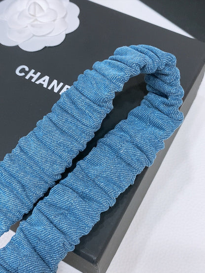 DOUBLE C ELASTIC BELT 30MM IN BLUE DENIM WITH GOLD BUCKLE AND SIDE RHINESTONE DETAILING