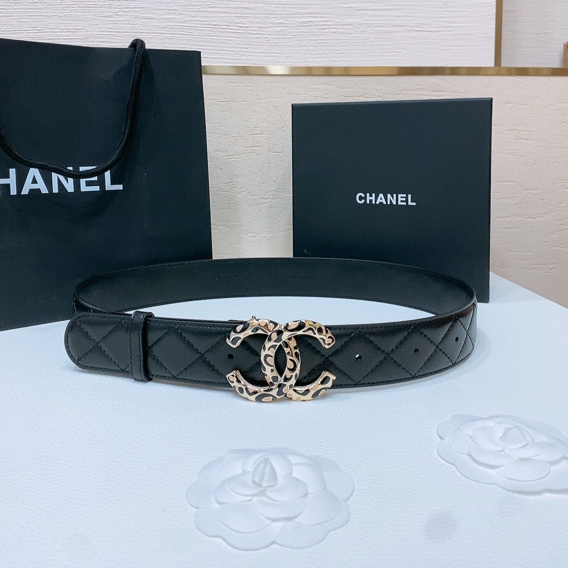 DOUBLE C BELT 38MM IN BLACK QUILTED LAMBSKIN WITH BLACK AND BEIGE LEOPARD PRINT BUCKLE