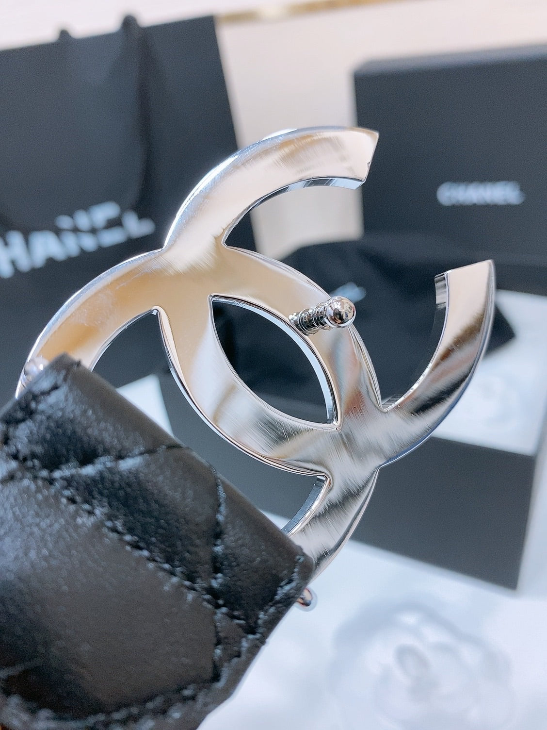 DOUBLE C 38MM IN BLACK QUILTED LAMBSKIN SILVER BUCKLE