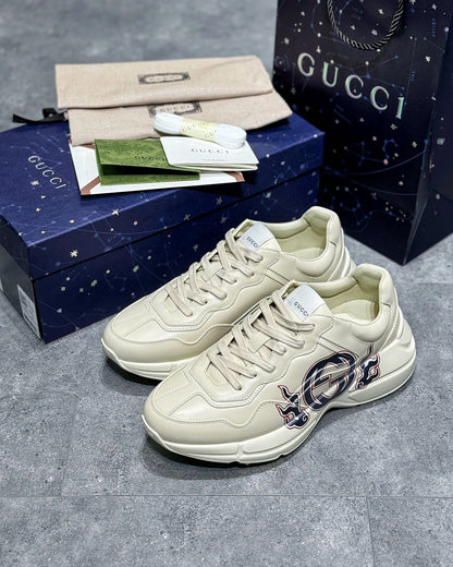 GUC Sneakers