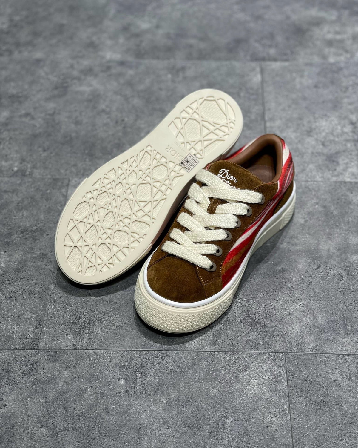 DIO Sneakers
