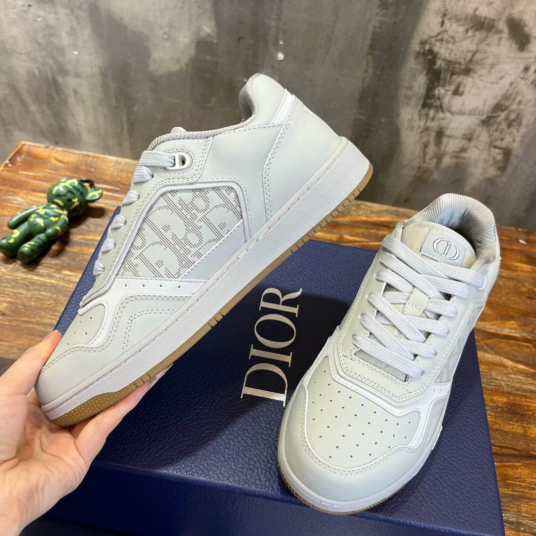 DIO Sneakers