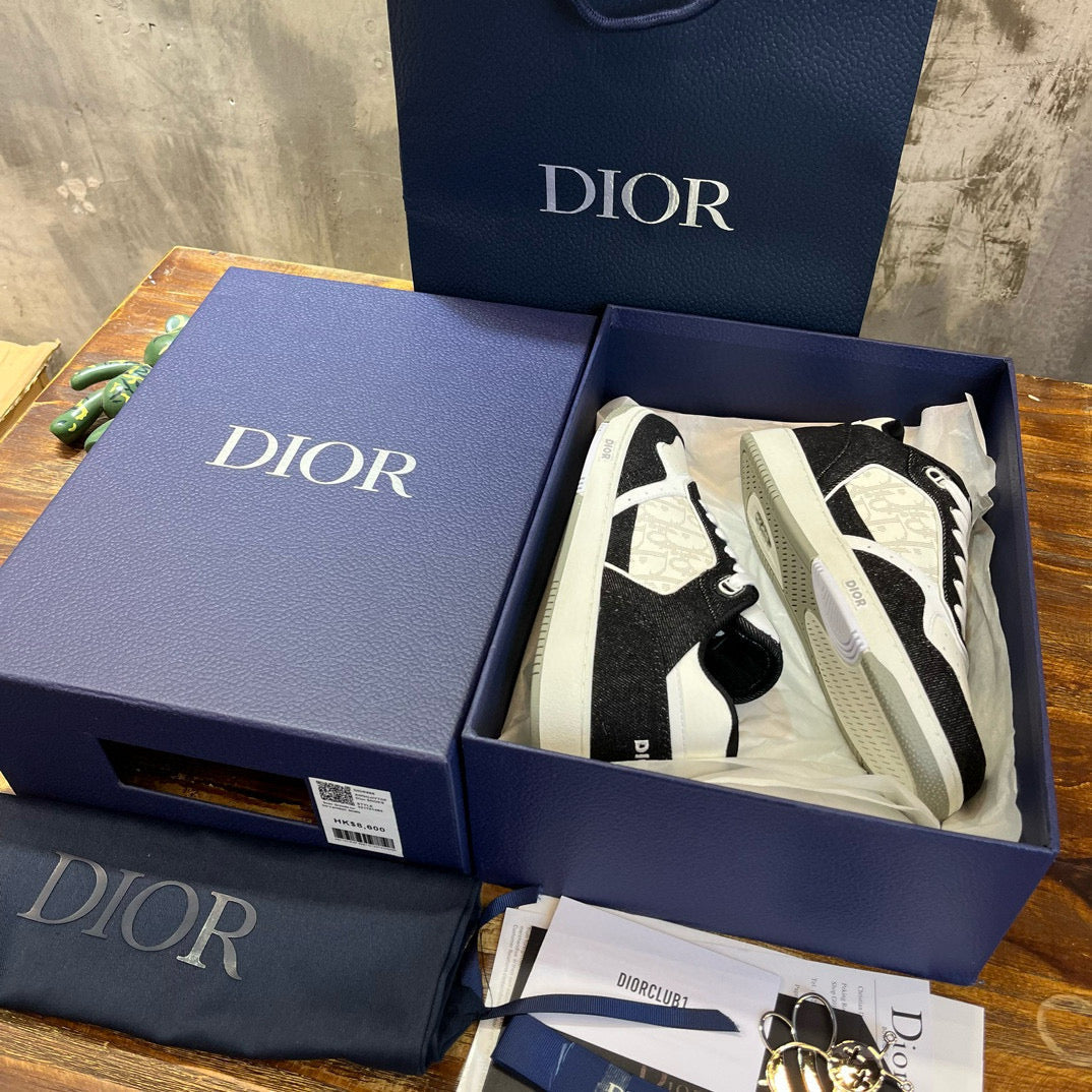 DIO Sneakers