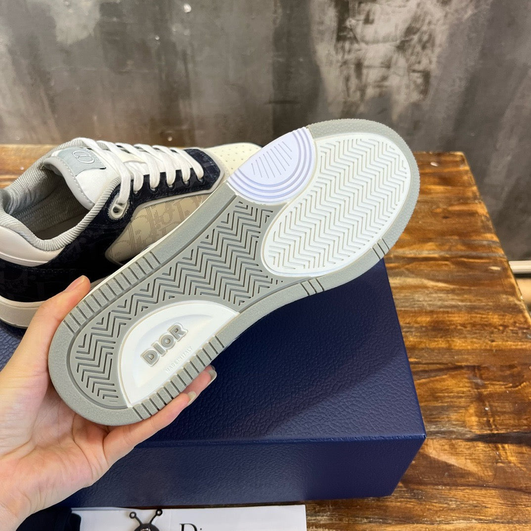 DIO Sneakers