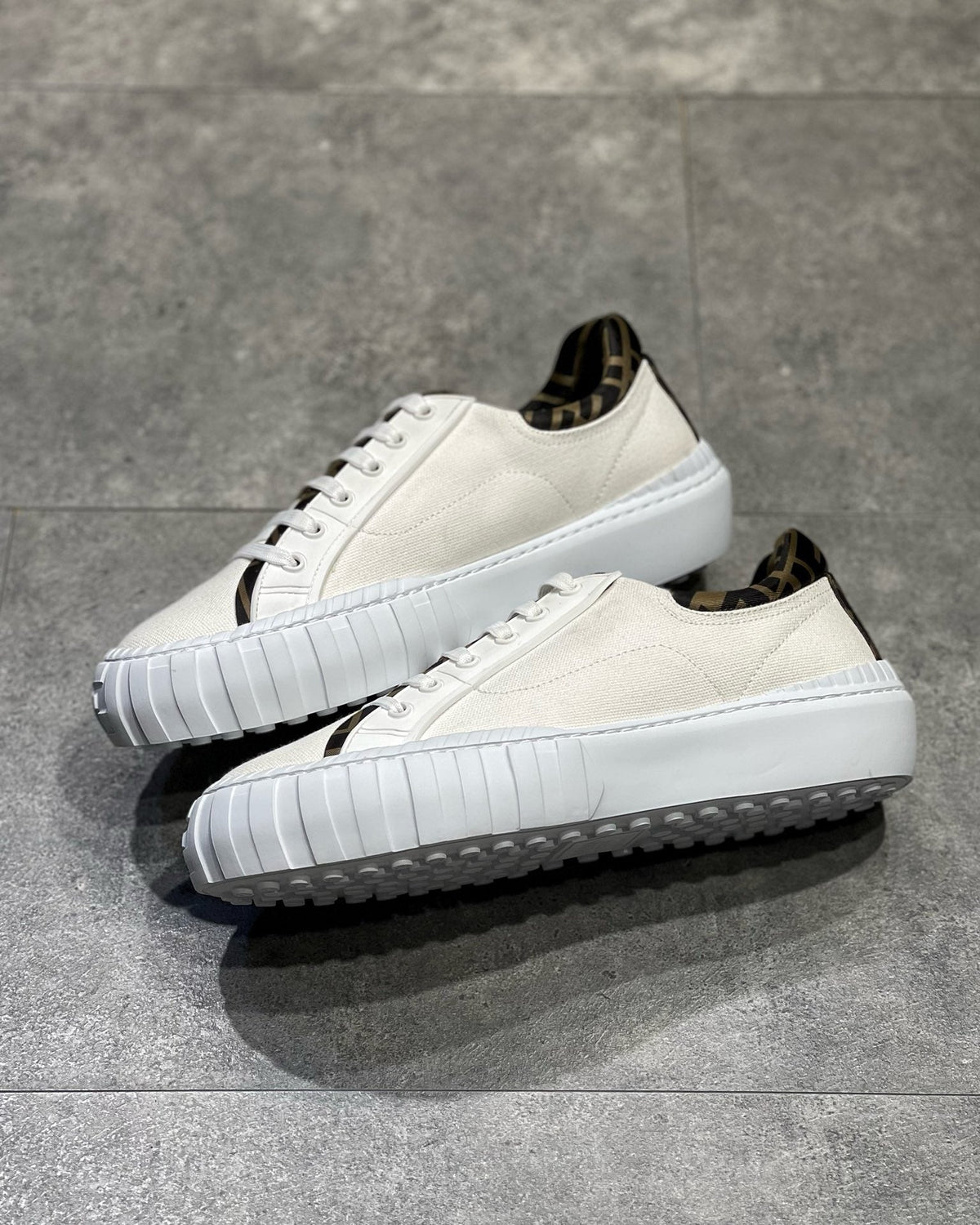FEN Sneakers