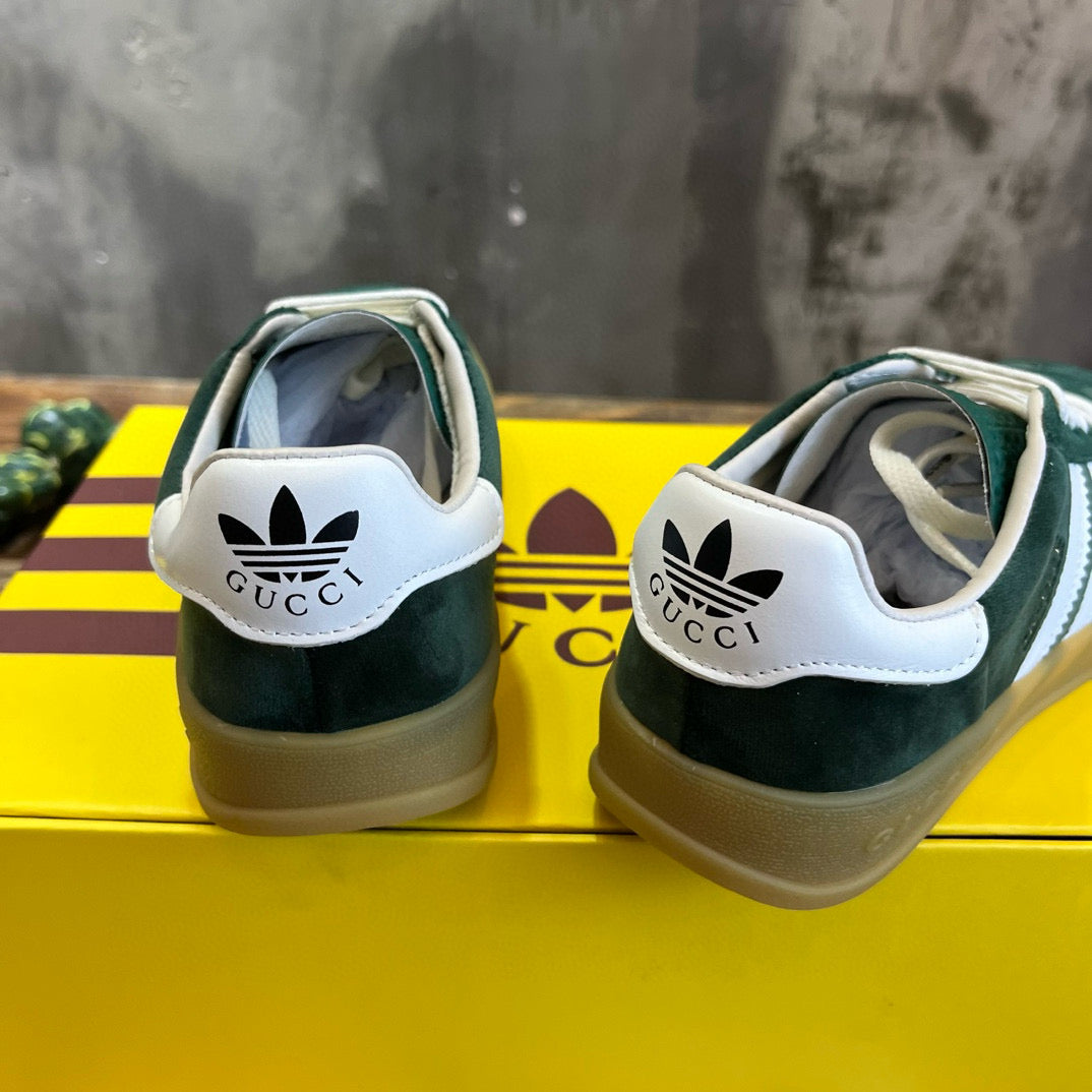 GUC Sneakers