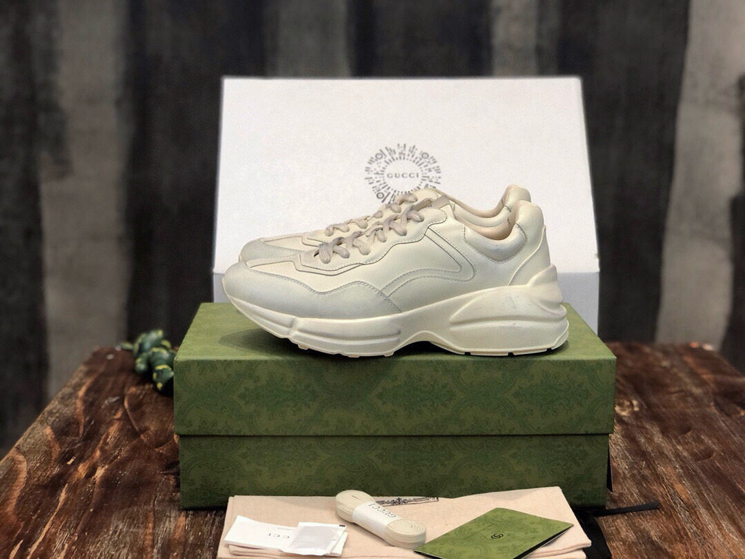 GUC Sneakers
