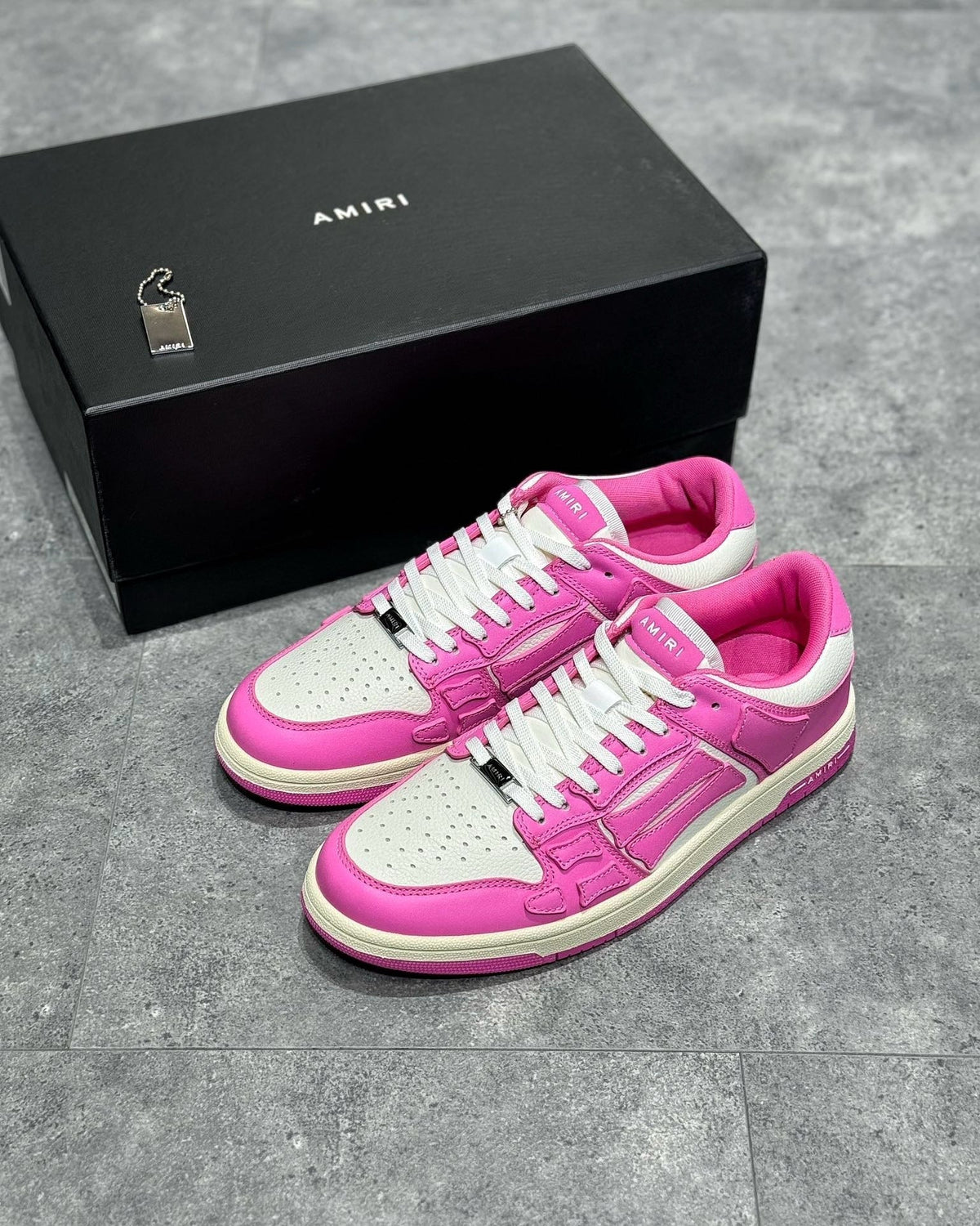 AMR Sneakers