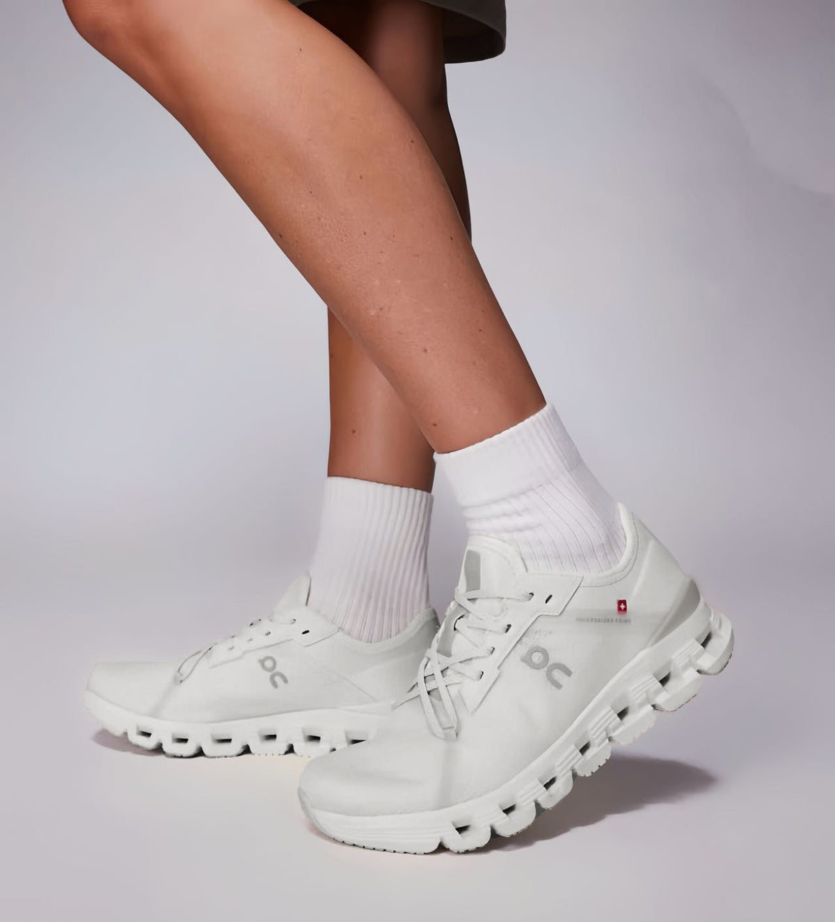 On Running Cloud X 4 AD White Wolf