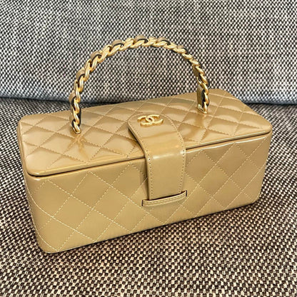 Chanel 2026 Vintage Large Rectangular Box Vanity Case 22cm Patent Calfskin