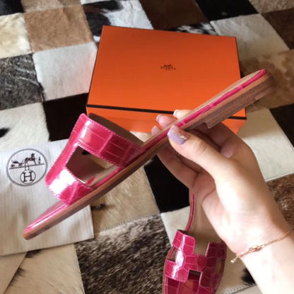 HERM Oran Sandals In Rose Scheherazade Shiny Niloticus Crocodile