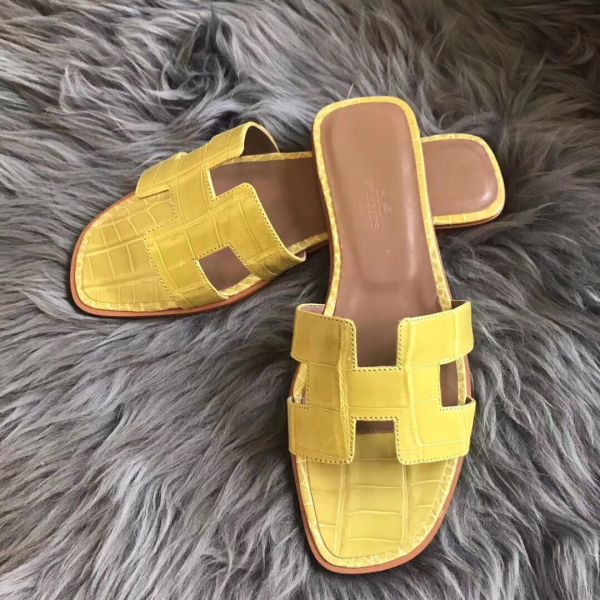 HERM Oran Sandals In Yellow Shiny Niloticus Crocodile