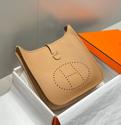 High-end Hermes 2026 Evelyne III 29 Bag Taurillon Clemence Leather