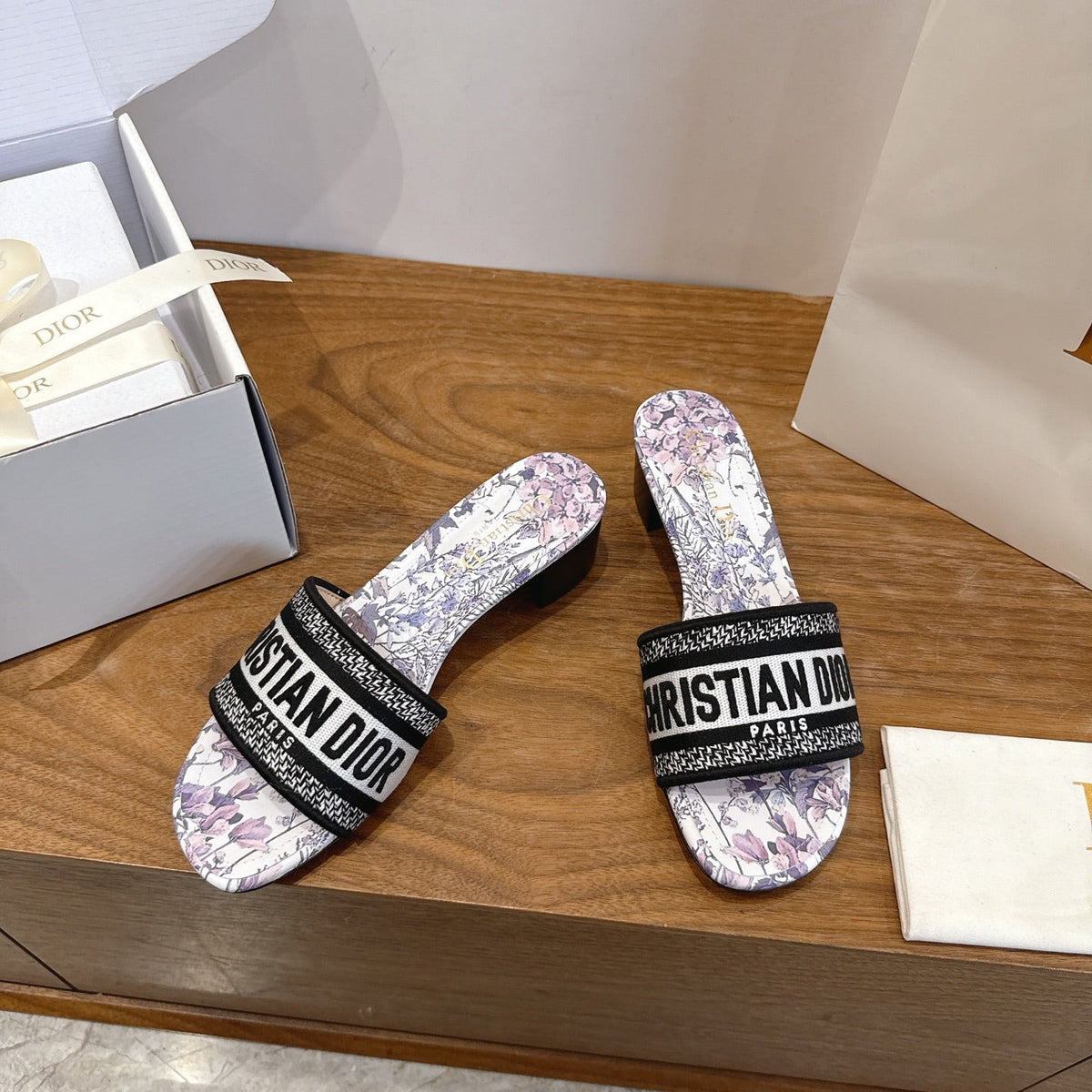 CD 26s Flower Flat Sandals 45 Canvas Cowhide 685487