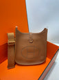 High-end Hermes 2026 Evelyne Bag 23cm Taurillon Clemence Leather