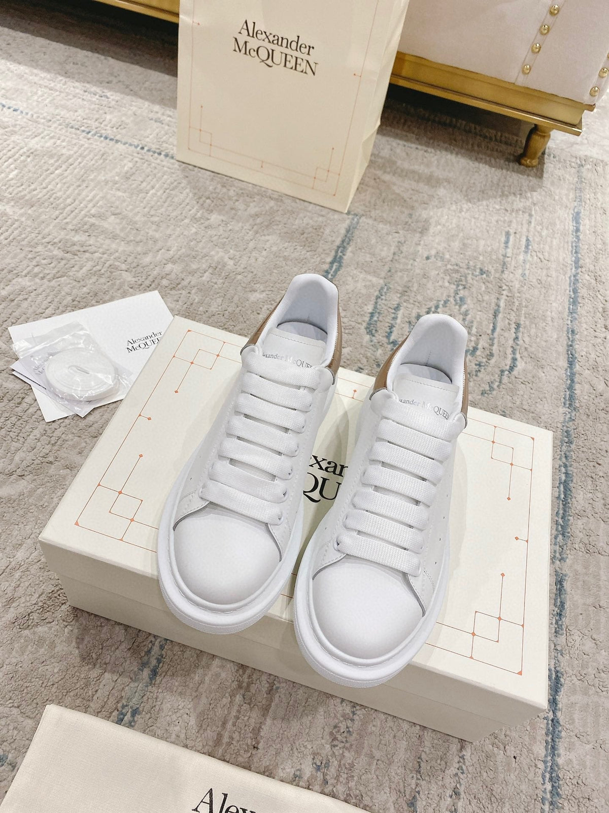 Sneakers & Shoes