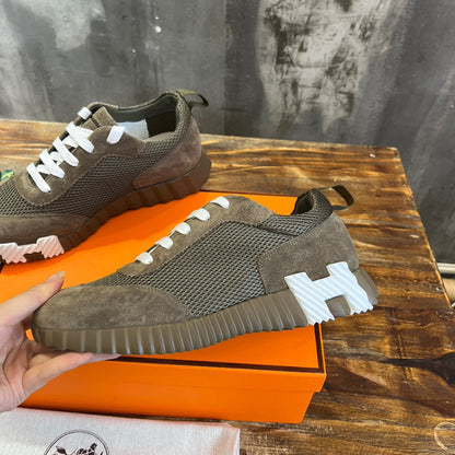 HERM Sneakers