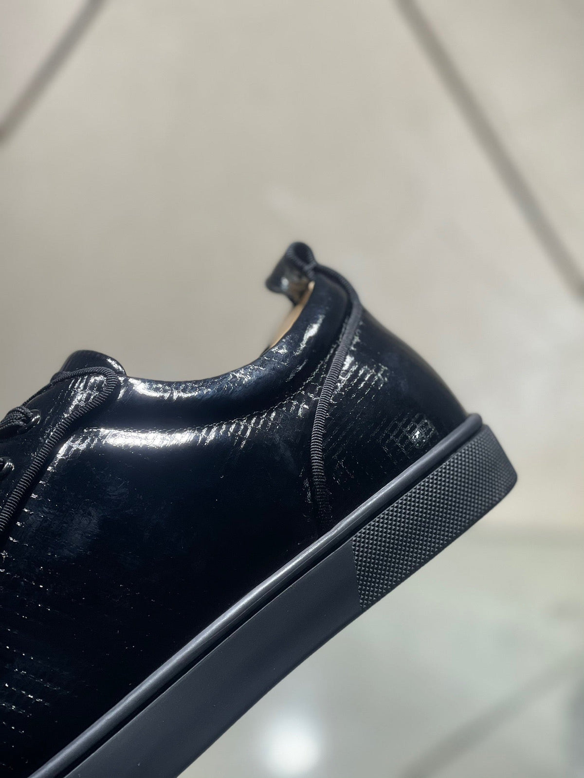 Sneakers & Shoes
