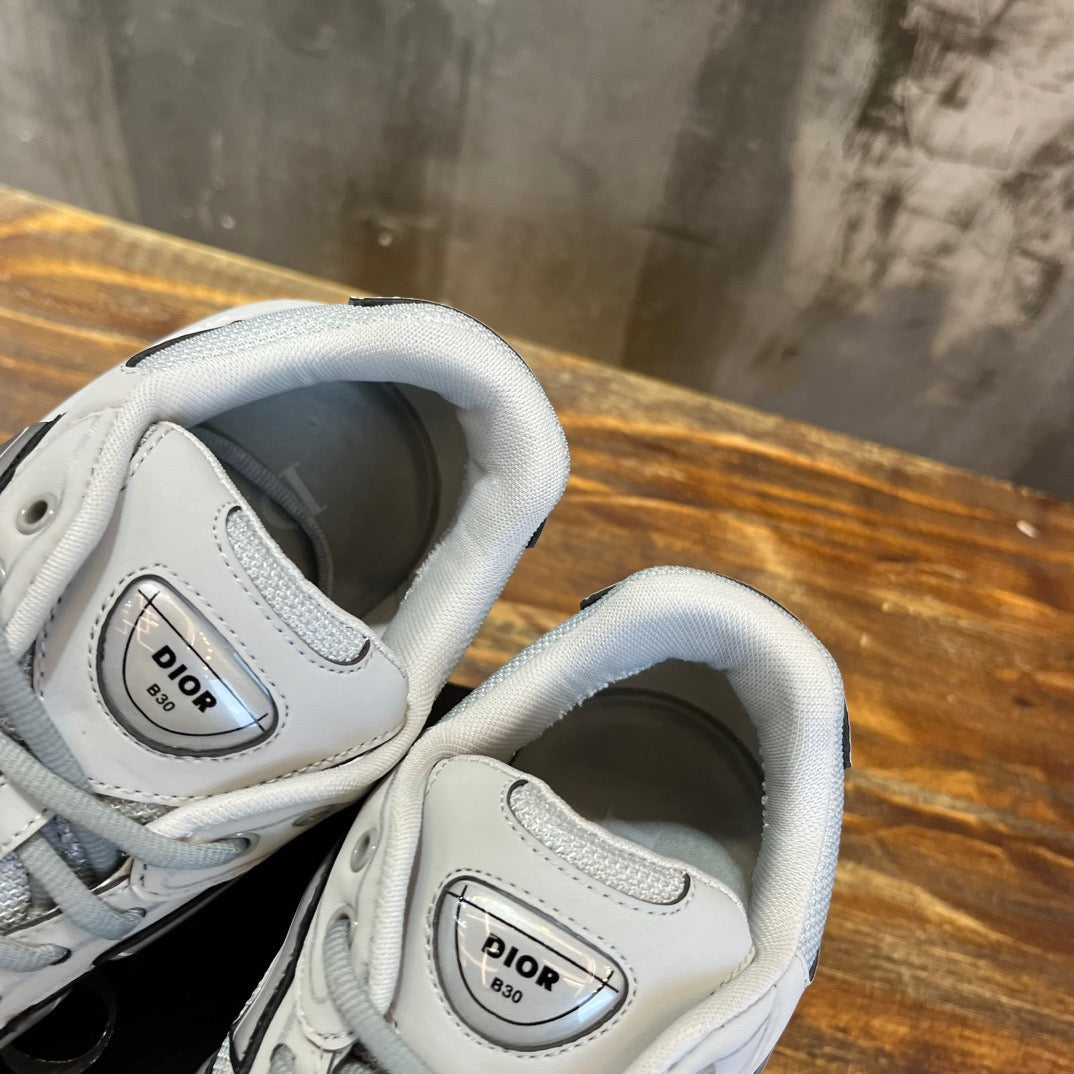 DIO Sneakers