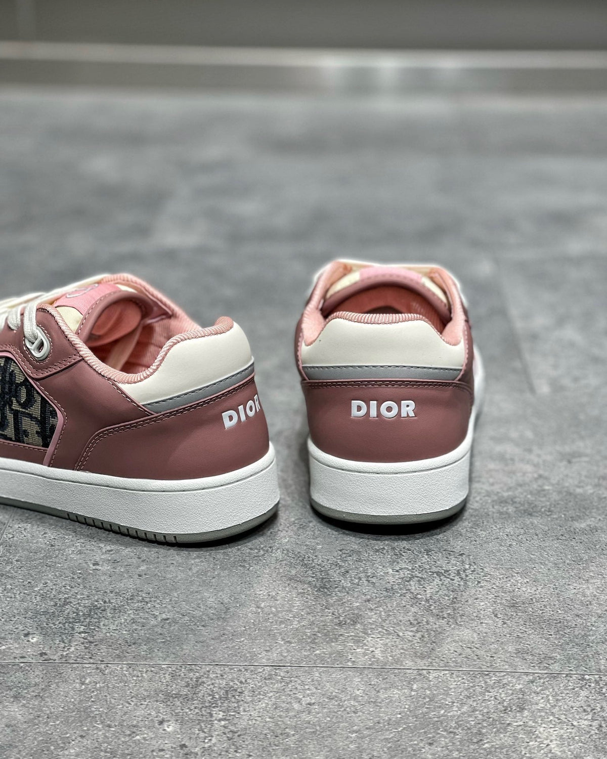 DIO Sneakers