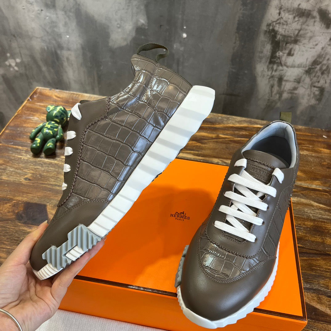 HERM Sneakers