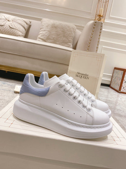 Sneakers & Shoes