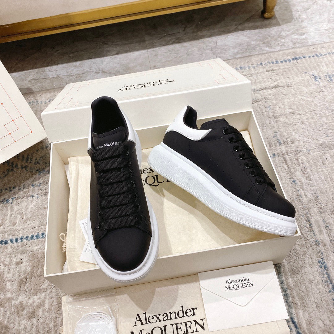 Sneakers & Shoes