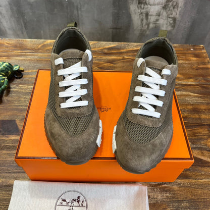 HERM Sneakers