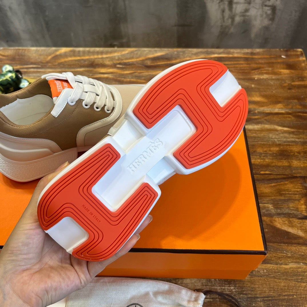 HERM Sneakers