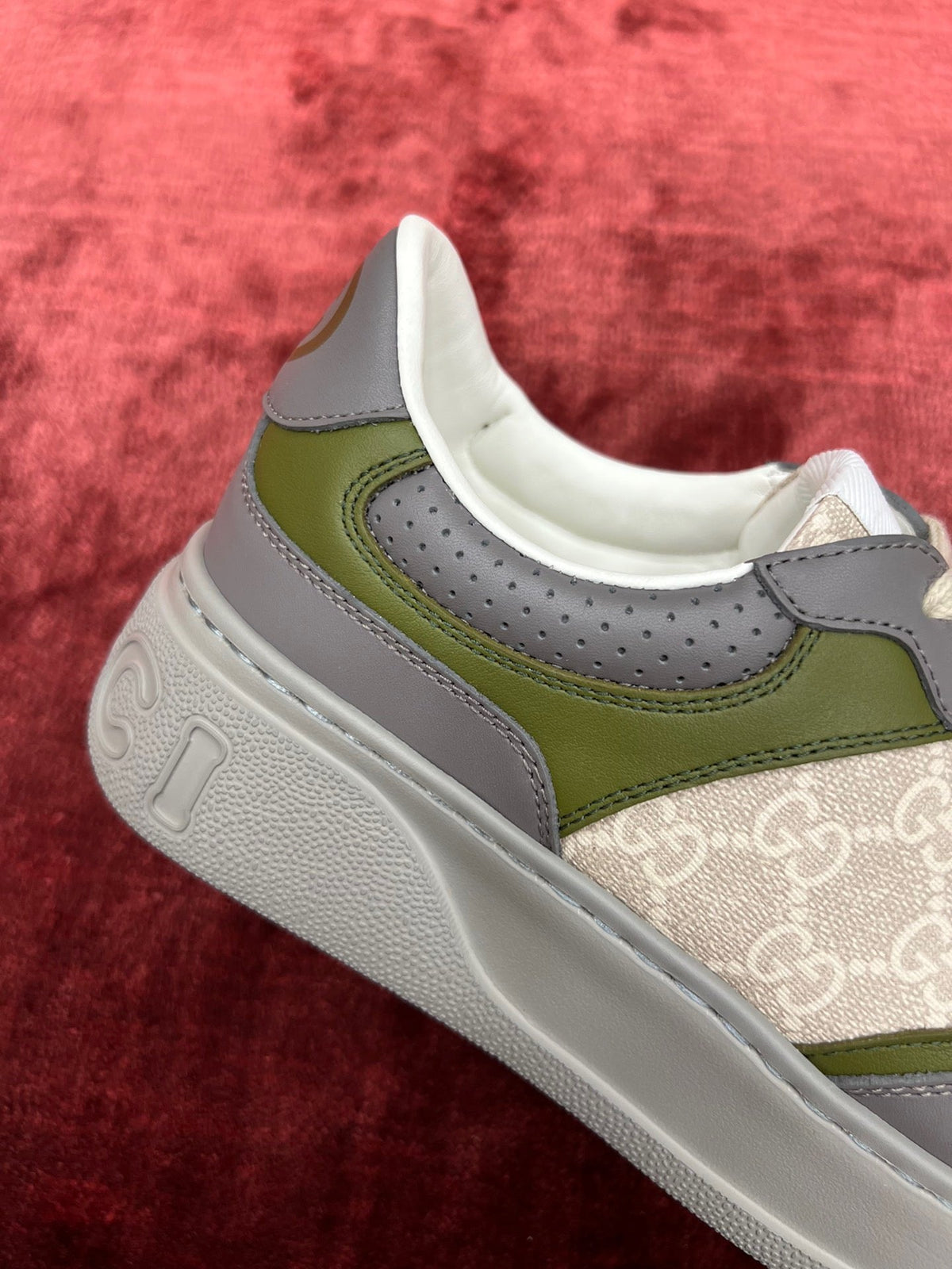 Sneakers & Shoes