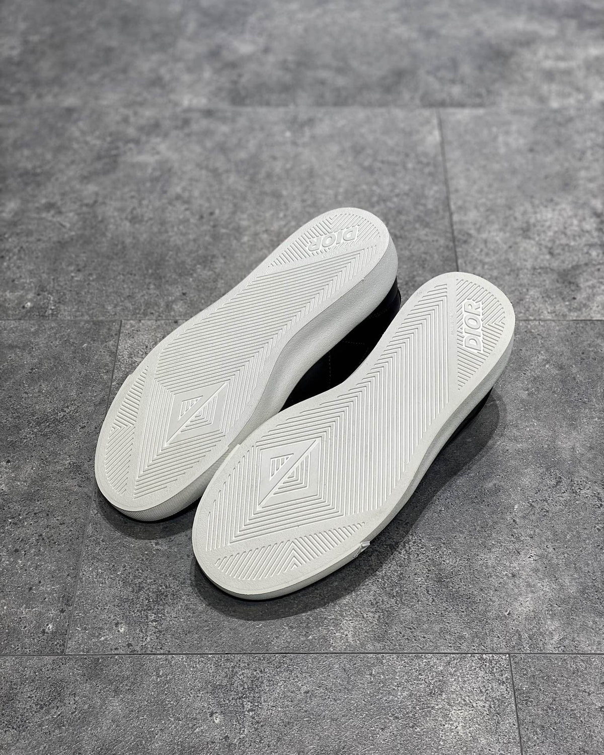 DIO Sneakers