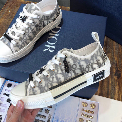 DIO Sneakers