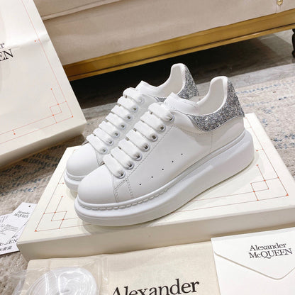 Sneakers & Shoes