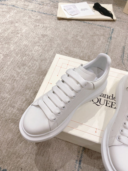 Sneakers & Shoes