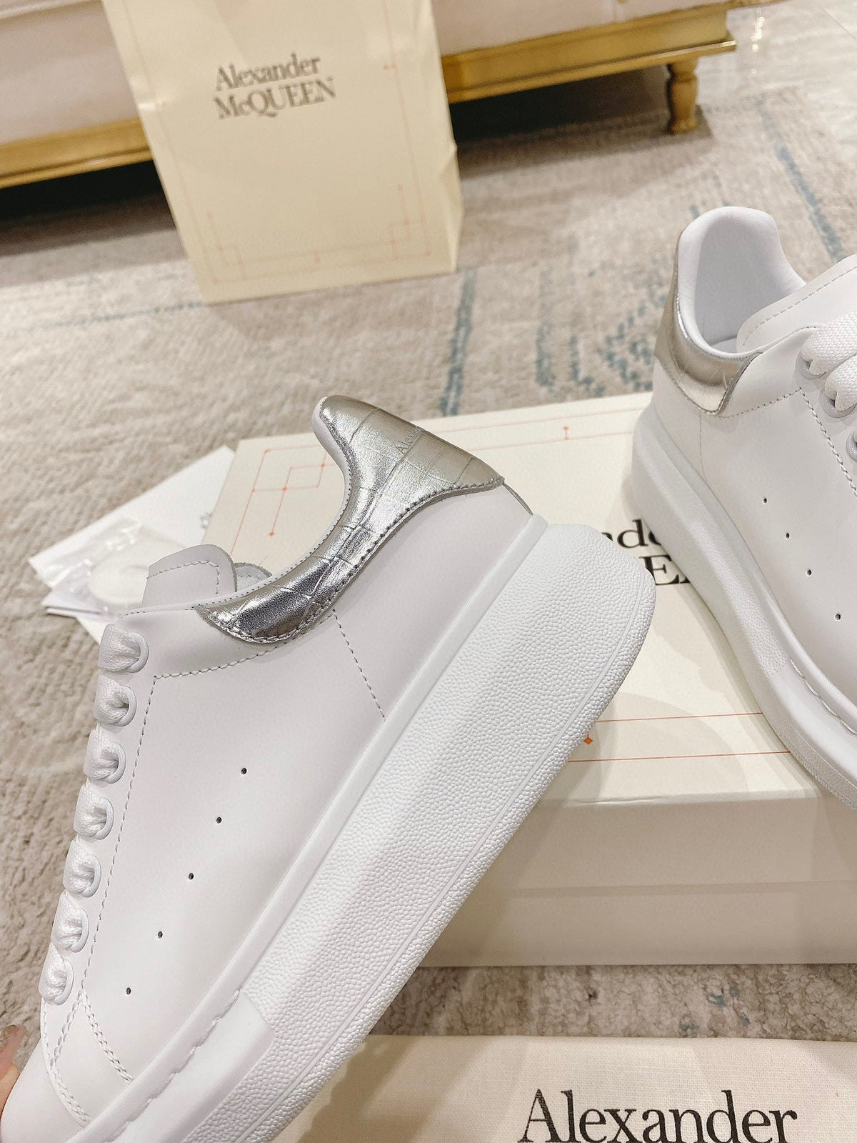 Sneakers & Shoes